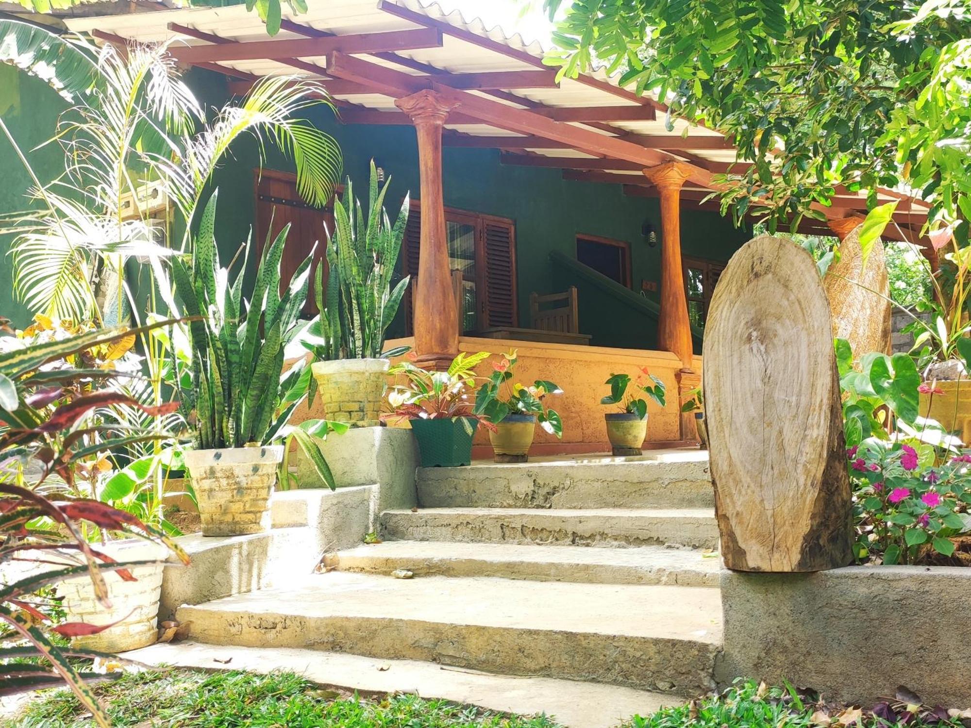 Jaana Guest Hotel สิกิริยา ภายนอก รูปภาพ