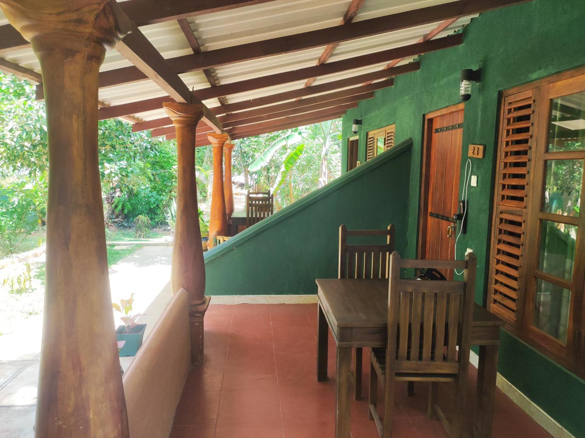 Jaana Guest Hotel สิกิริยา ภายนอก รูปภาพ